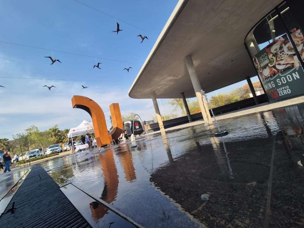 Lynnridge Mall Corporate Water Features Manufacture